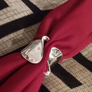 Sterling silver ring Sz 9 gift Box